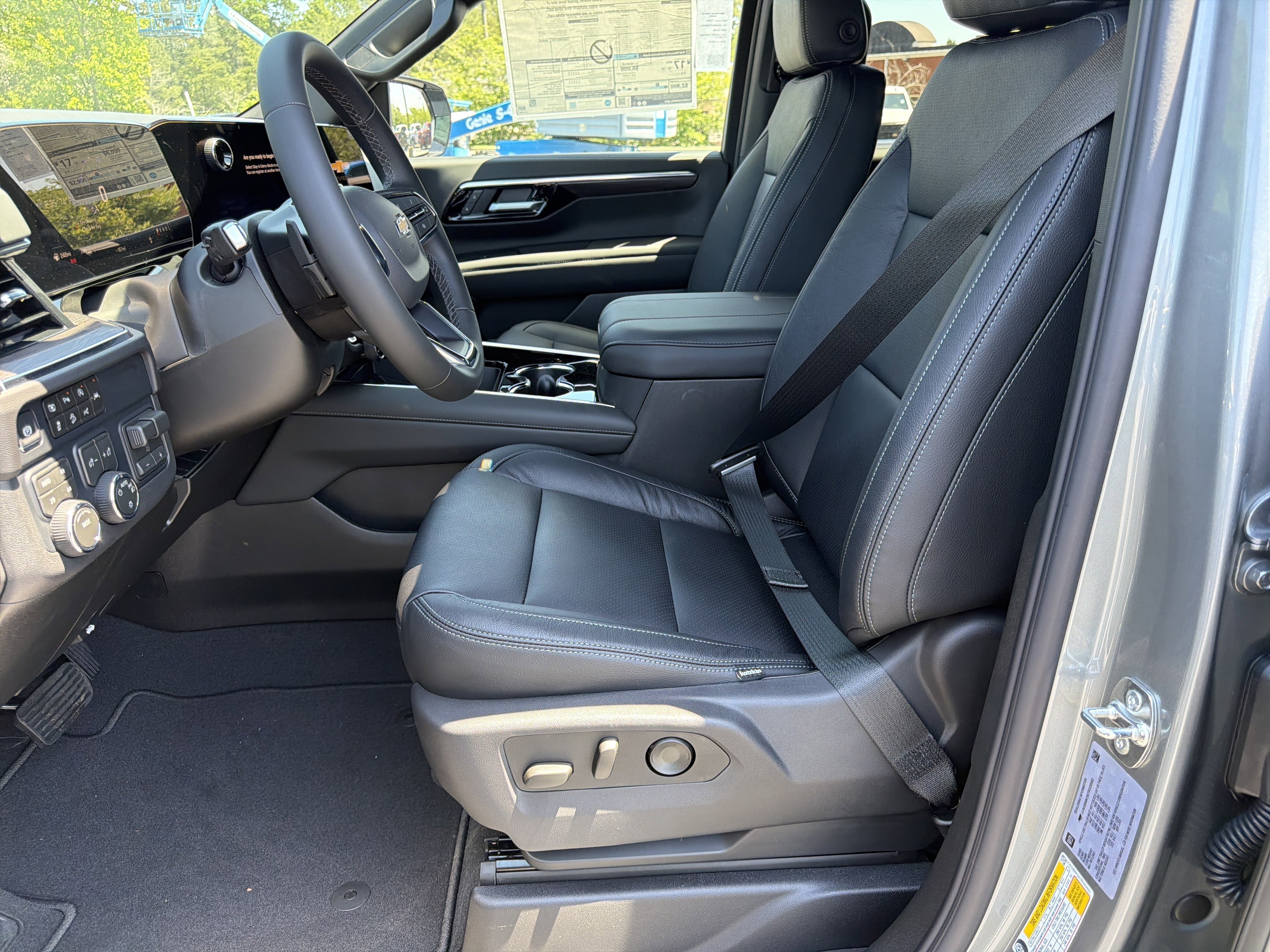 New 2026 Chevrolet Tahoe LS w/ LS Custom Edition AWD/4WD image 9