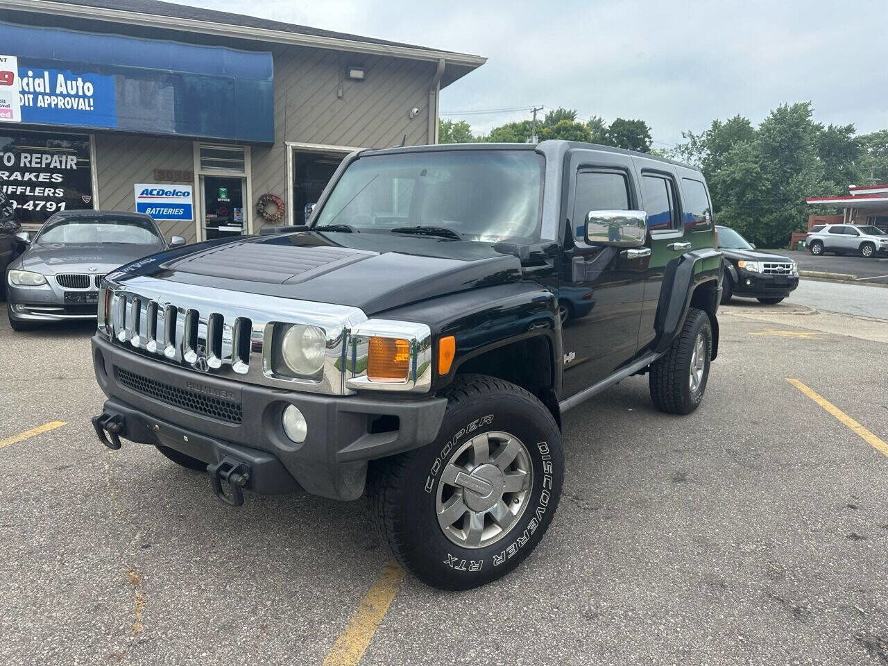 Used 2007 HUMMER H3 image 2