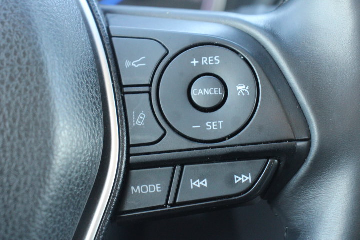 Certified 2021 Toyota Venza LE w/ Carpet Mat Package (TMS) AWD/4WD image 26