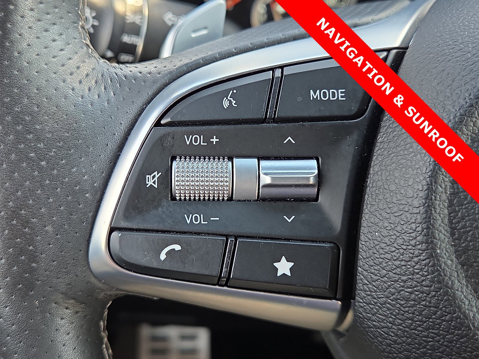 Used 2023 Genesis G70 2.0T w/ Sport Prestige Package image 21