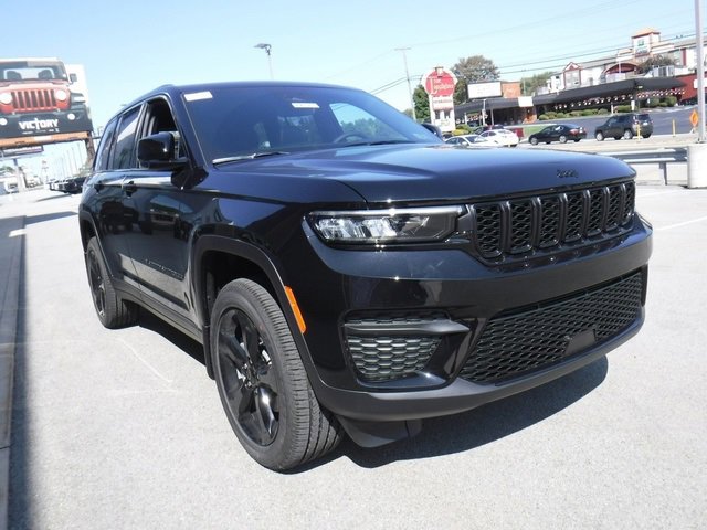 New 2025 Jeep Grand Cherokee Altitude image 6