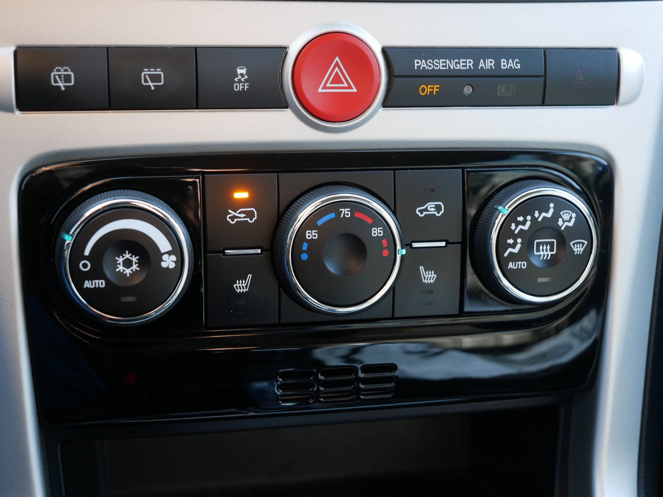 Used 2012 Chevrolet Captiva Sport LT w/ Convenience Package image 23