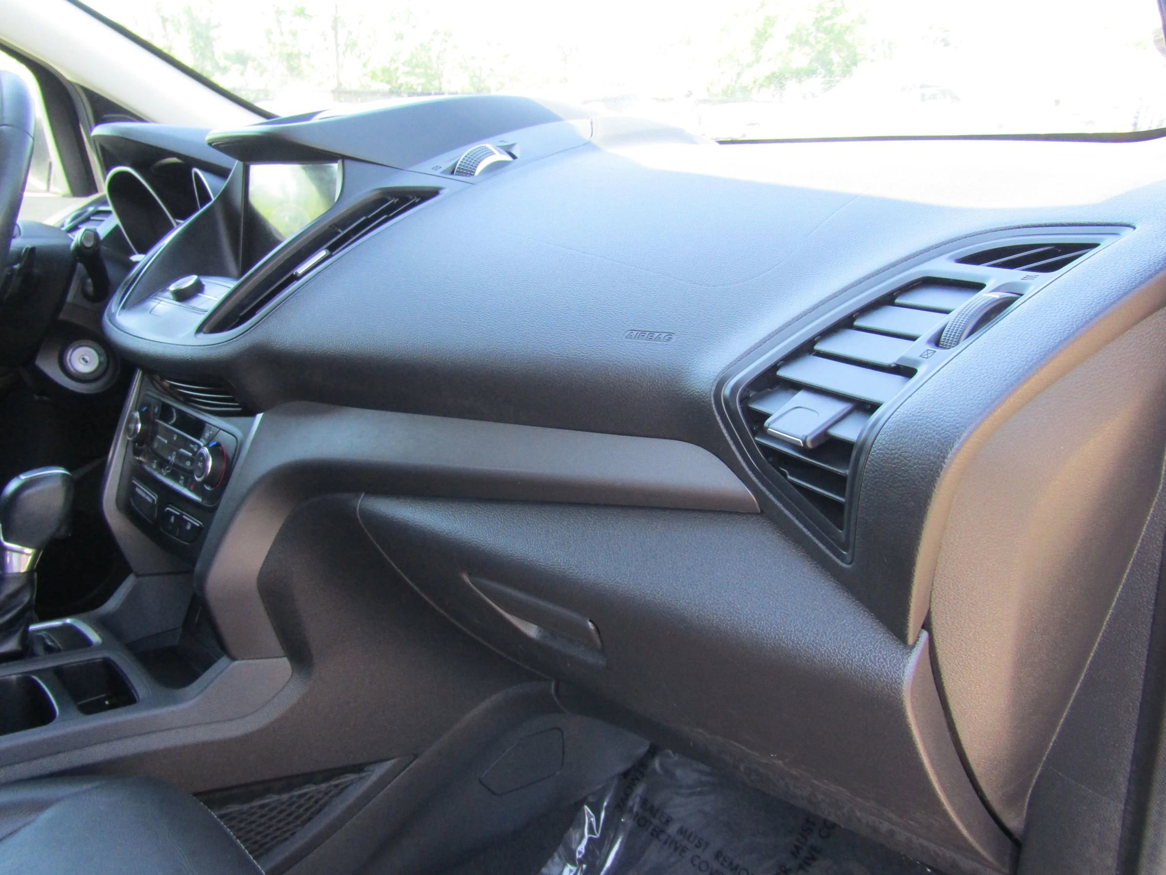 Used 2017 Ford Escape SE w/ SE Leather Comfort Package FWD image 14