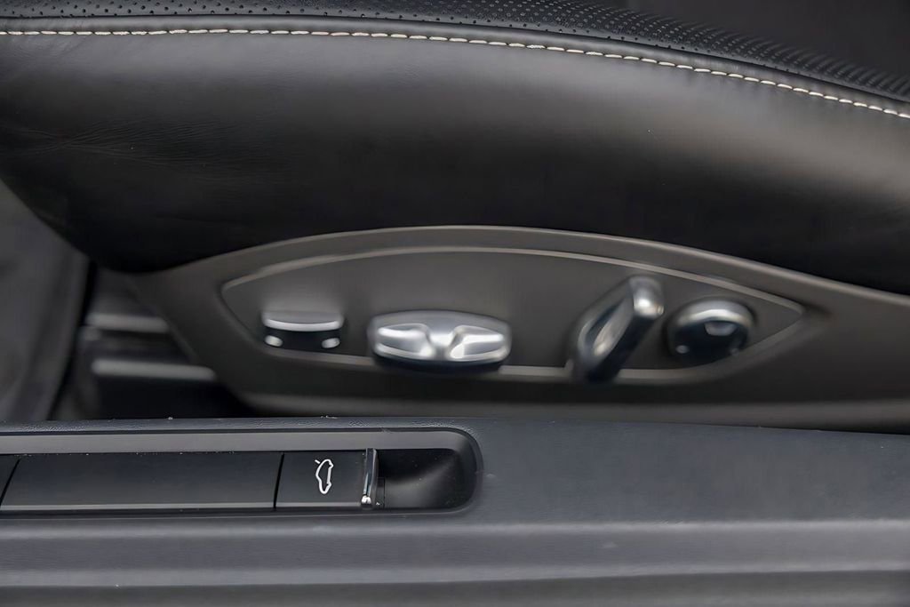 Used 2019 Porsche 911 Turbo S image 20