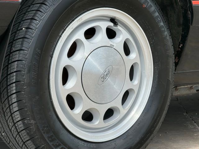 Used 1988 Ford Mustang LX RWD image 22