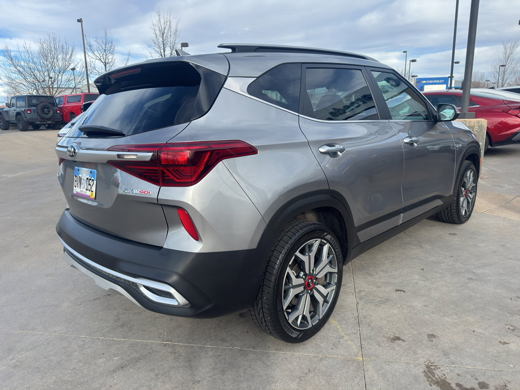 Used 2021 Kia Seltos SX w/ SX Sunroof Package image 3