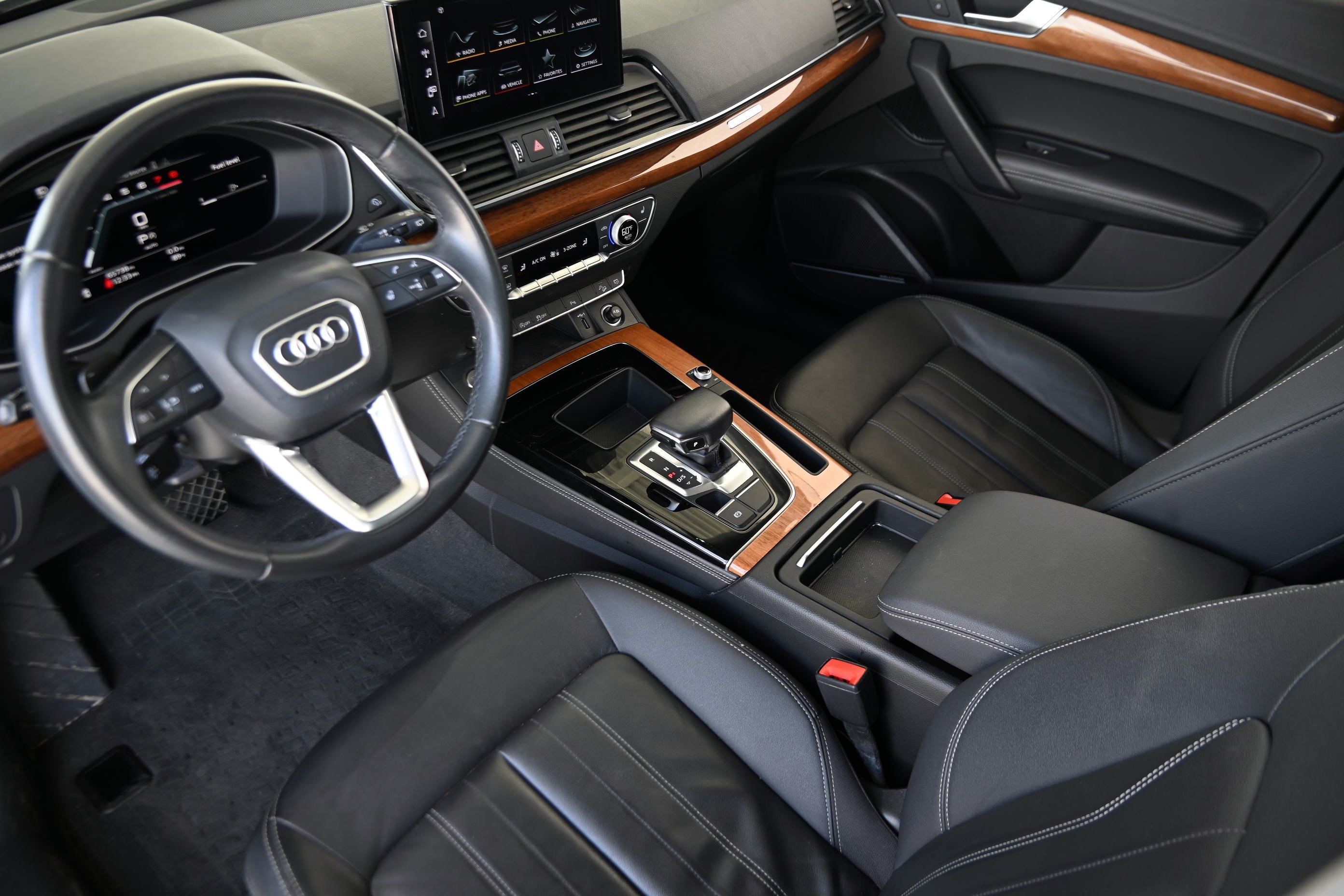 Used 2022 Audi Q5 2.0T Premium Plus w/ Premium Plus Package AWD/4WD image 13