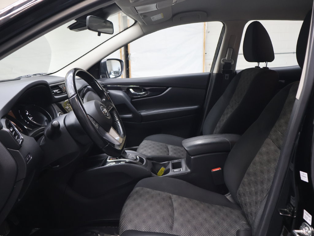 Used 2021 Nissan Rogue Sport SV AWD/4WD image 15
