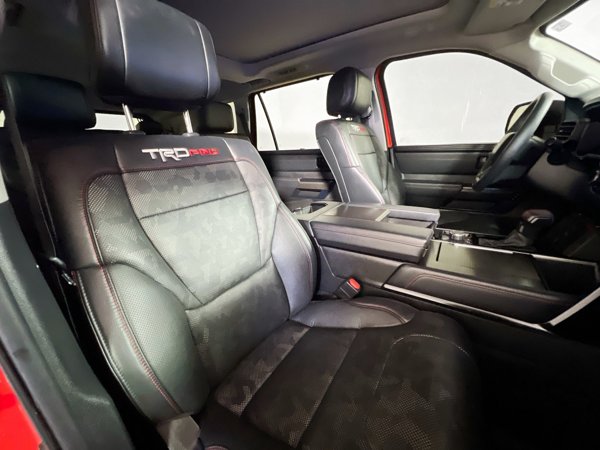 Used 2023 Toyota Sequoia TRD Pro AWD/4WD image 31