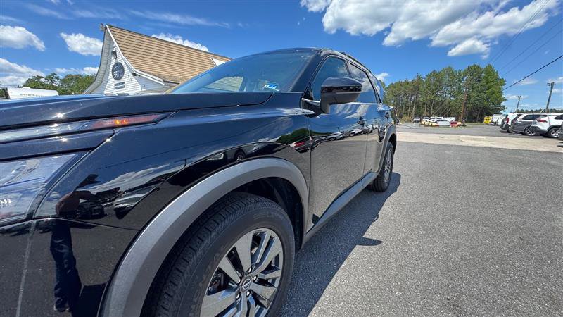 Used 2024 Nissan Pathfinder SV AWD/4WD image 11