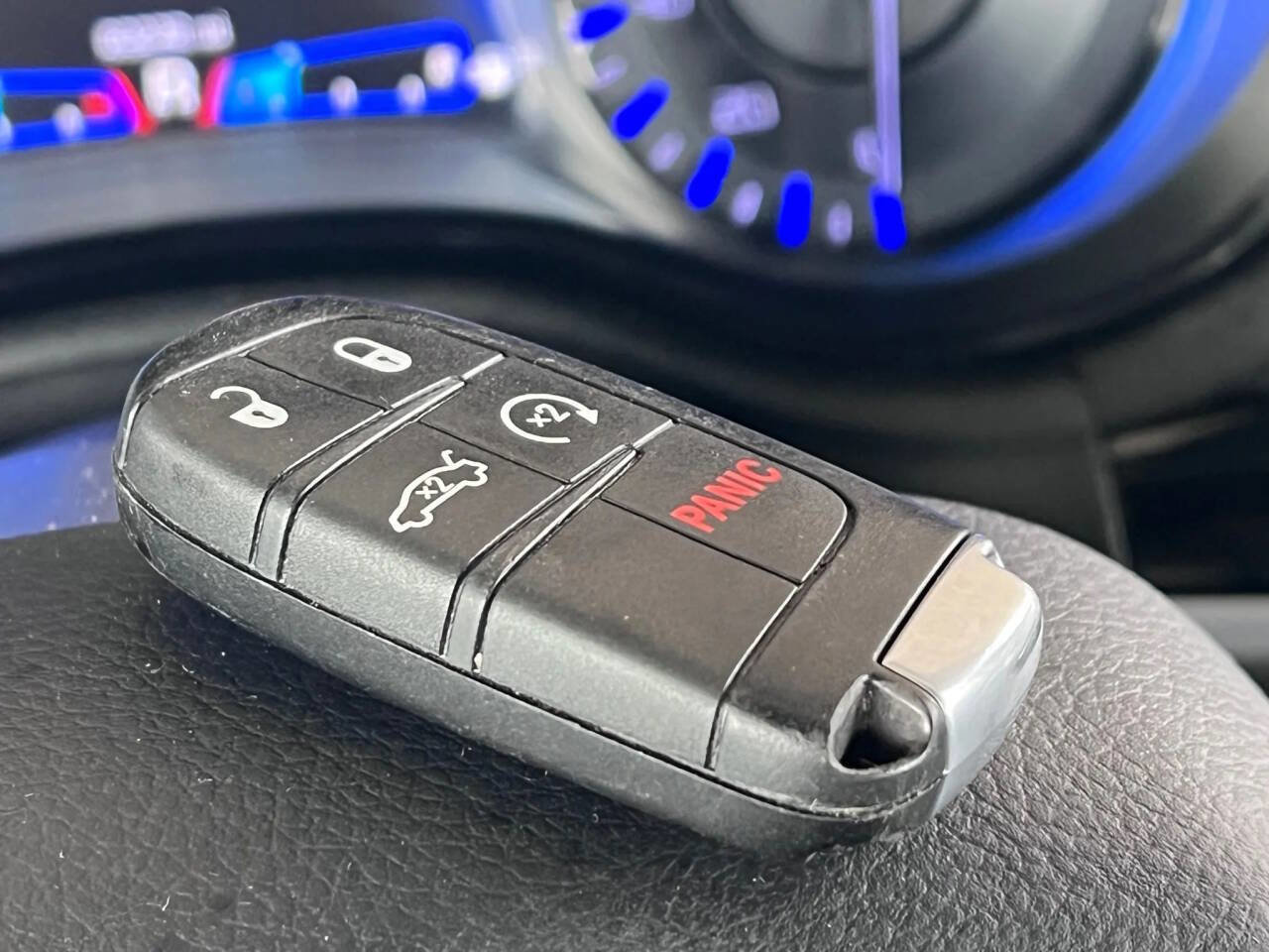 Used 2018 Chrysler 300 S image 37