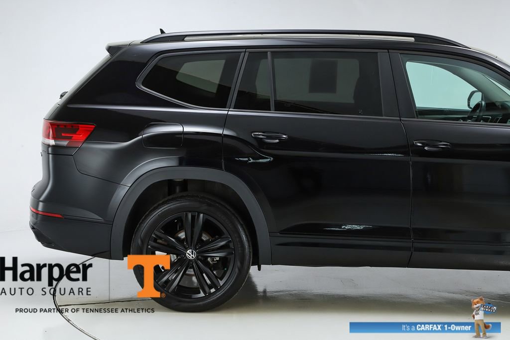 Used 2023 Volkswagen Atlas SEL R-Line AWD/4WD image 11