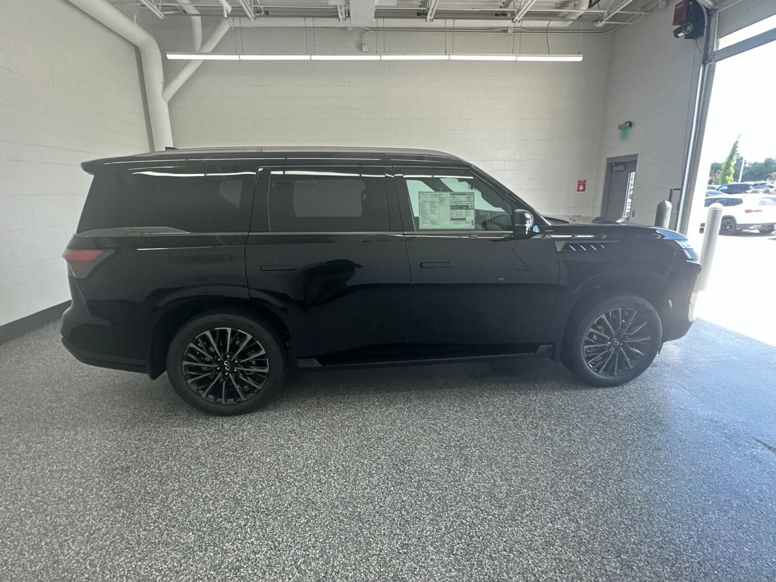 New 2027 INFINITI QX80 Autograph w/ Premium Cargo Package AWD/4WD image 8