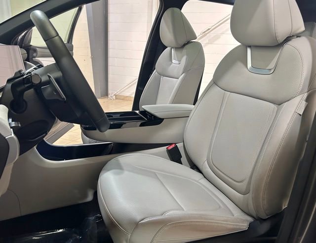 Used 2025 Hyundai Tucson Limited AWD/4WD image 15