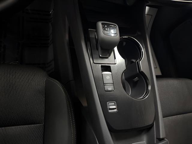 Used 2024 Nissan Rogue SV FWD image 16