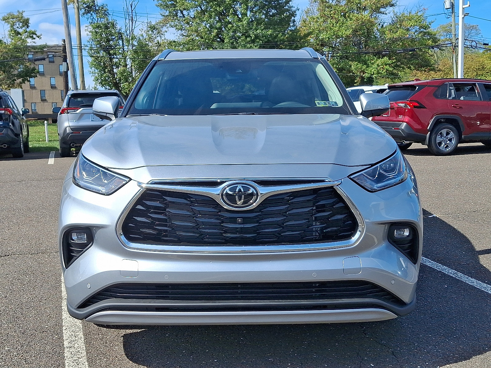 New 2025 Toyota Highlander Platinum image 2
