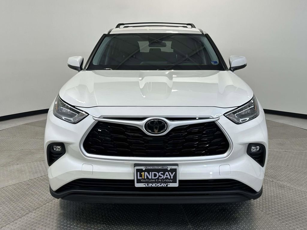 Used 2020 Toyota Highlander LE video 2