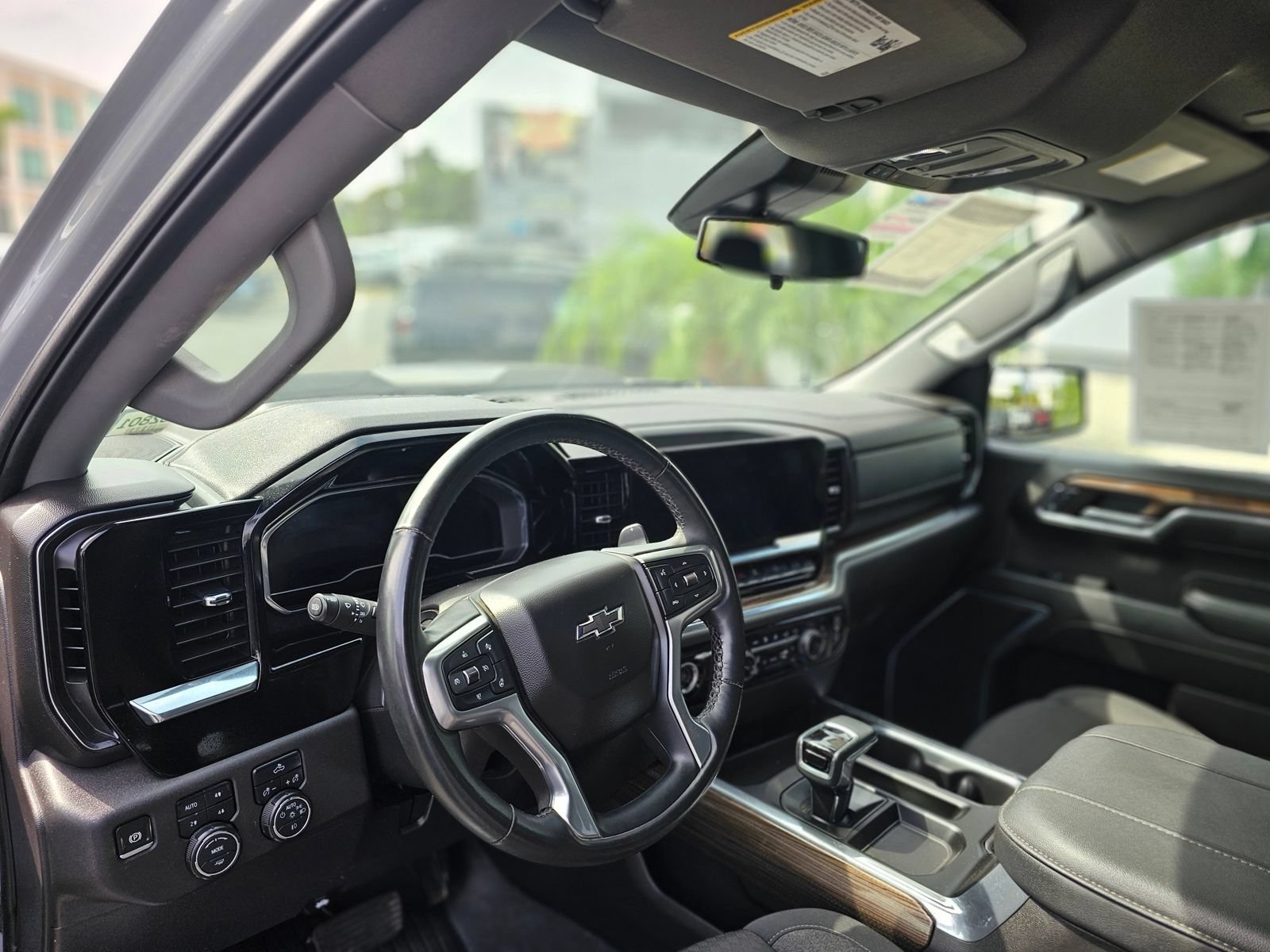 Used 2024 Chevrolet Silverado 1500 LT Trail Boss w/ LPO, Dark Essentials Package AWD/4WD image 24