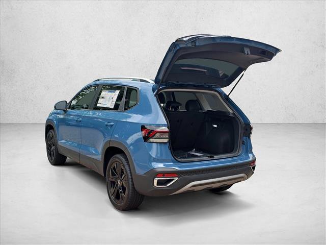 New 2026 Volkswagen Taos SE FWD image 3