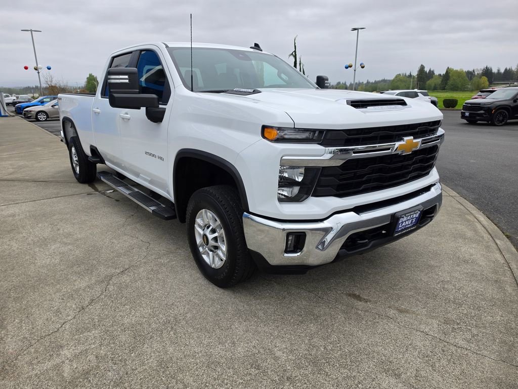 Used 2025 Chevrolet Silverado 2500 LT w/ Convenience Package AWD/4WD image 8