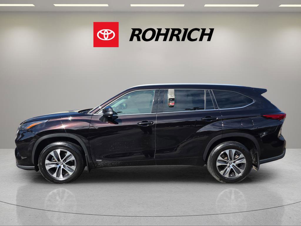Used 2022 Toyota Highlander XLE image 9