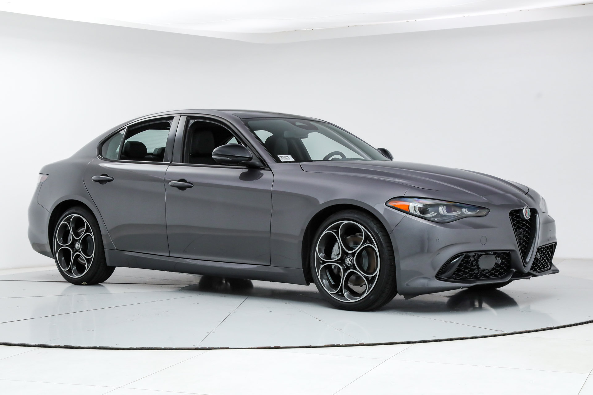 New 2025 Alfa Romeo Giulia w/ Driving Assist Package RWD image 7