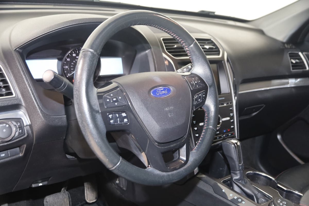 Used 2018 Ford Explorer Sport w/ Equipment Group 401A AWD/4WD image 6