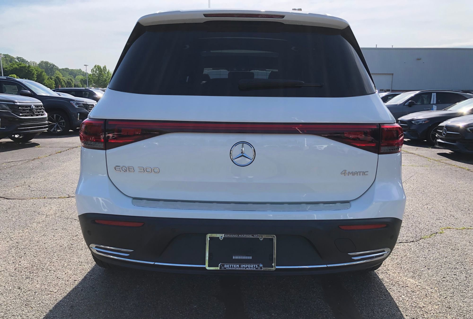 New 2022 Mercedes-Benz EQB 300 4MATIC image 5