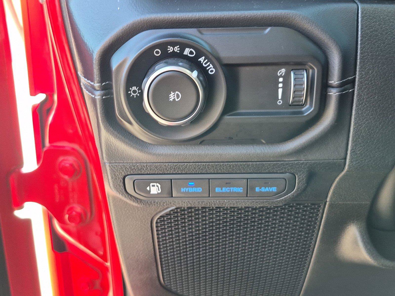 Certified 2025 Jeep Wrangler Unlimited Rubicon 4xe w/ Convenience Group AWD/4WD image 24