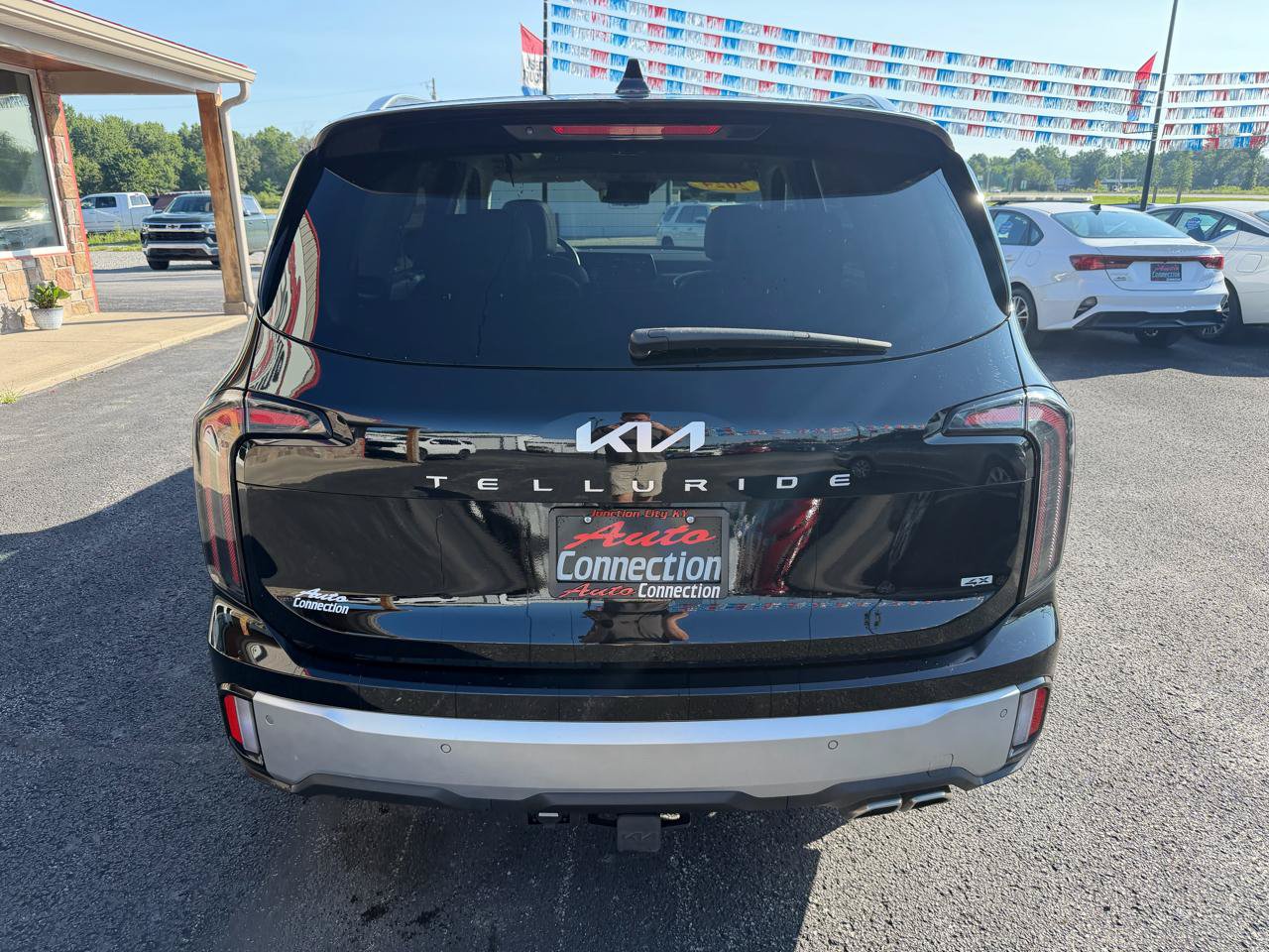 Used 2024 Kia Telluride SX Prestige w/ Towing Package AWD/4WD image 5