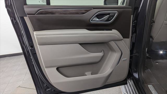 Used 2021 Chevrolet Suburban LT w/ LT Signature Package image 16