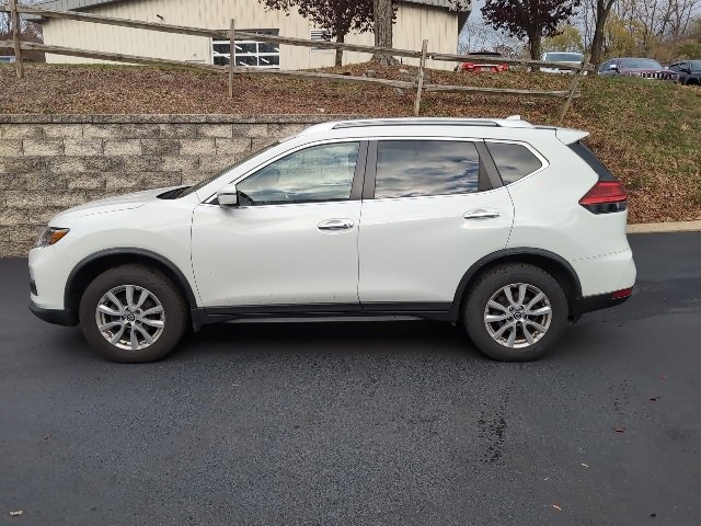 Used 2017 Nissan Rogue SV image 6
