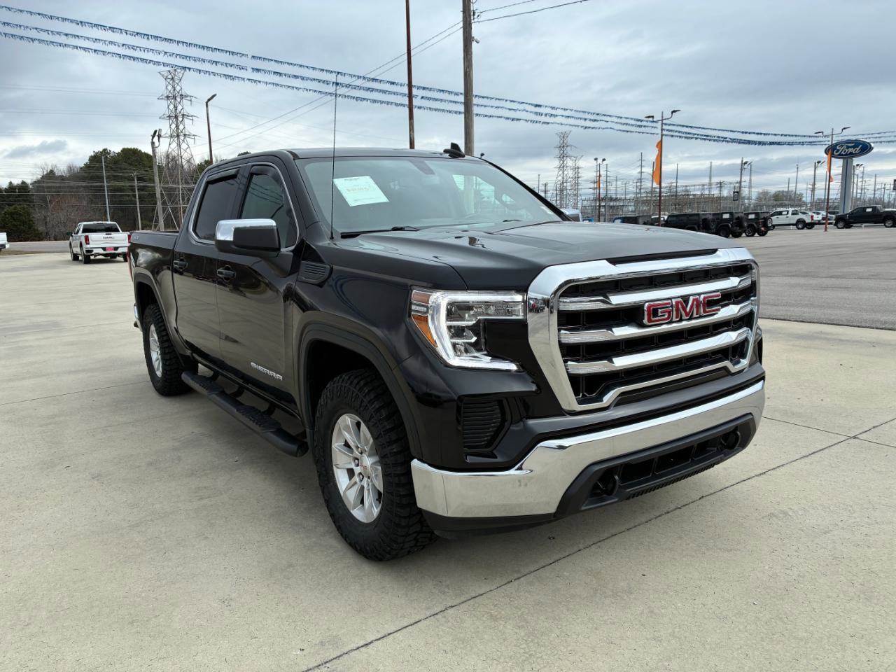 Used 2021 GMC Sierra 1500 SLE image 4