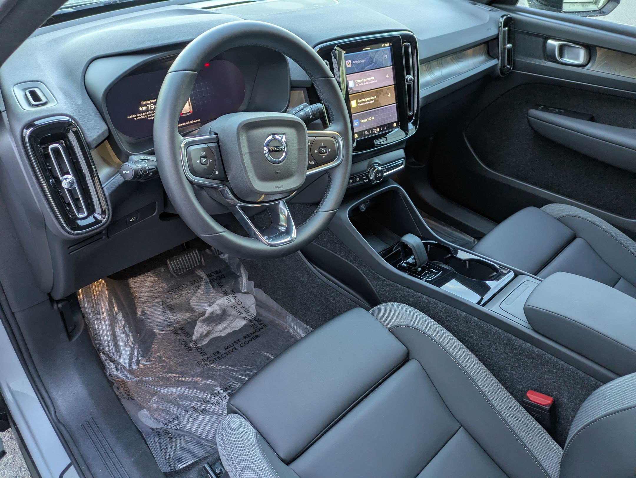 Used 2025 Volvo EX40 Core w/ Climate Package image 14