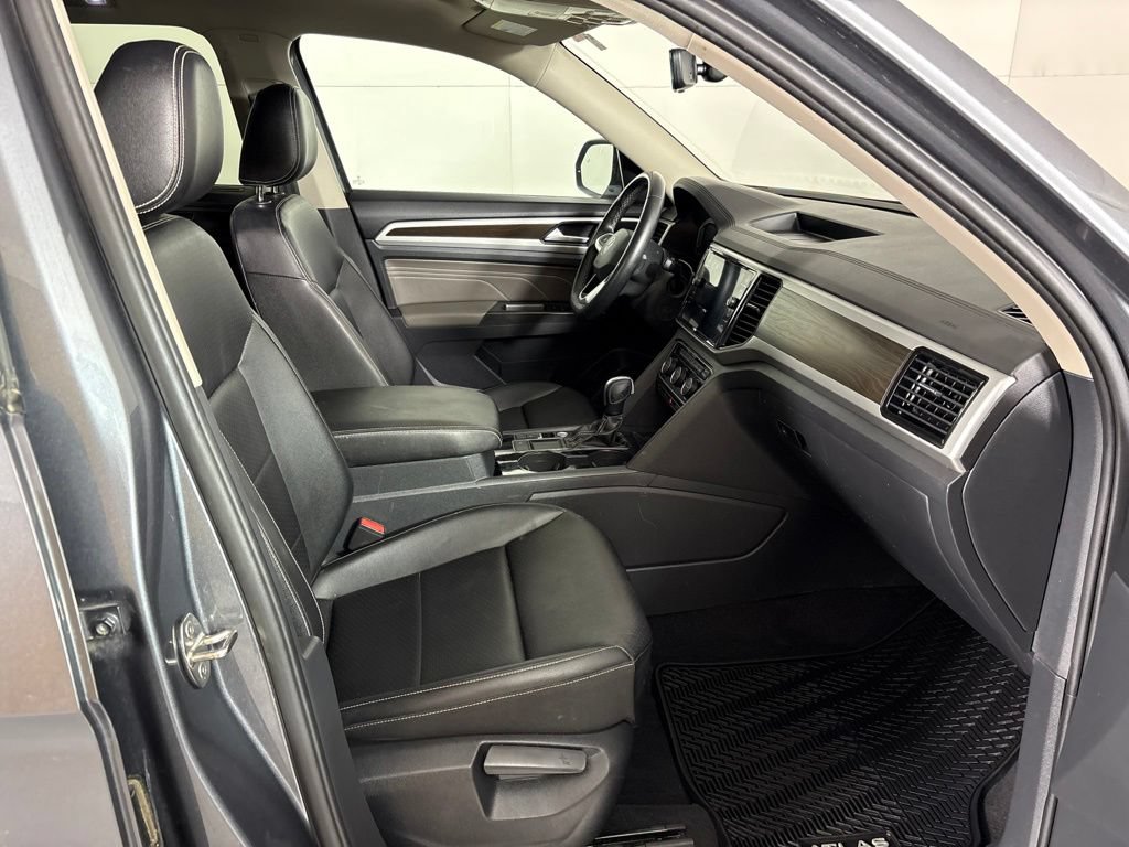 Used 2023 Volkswagen Atlas SE w/ Panoramic Sunroof Package FWD image 17