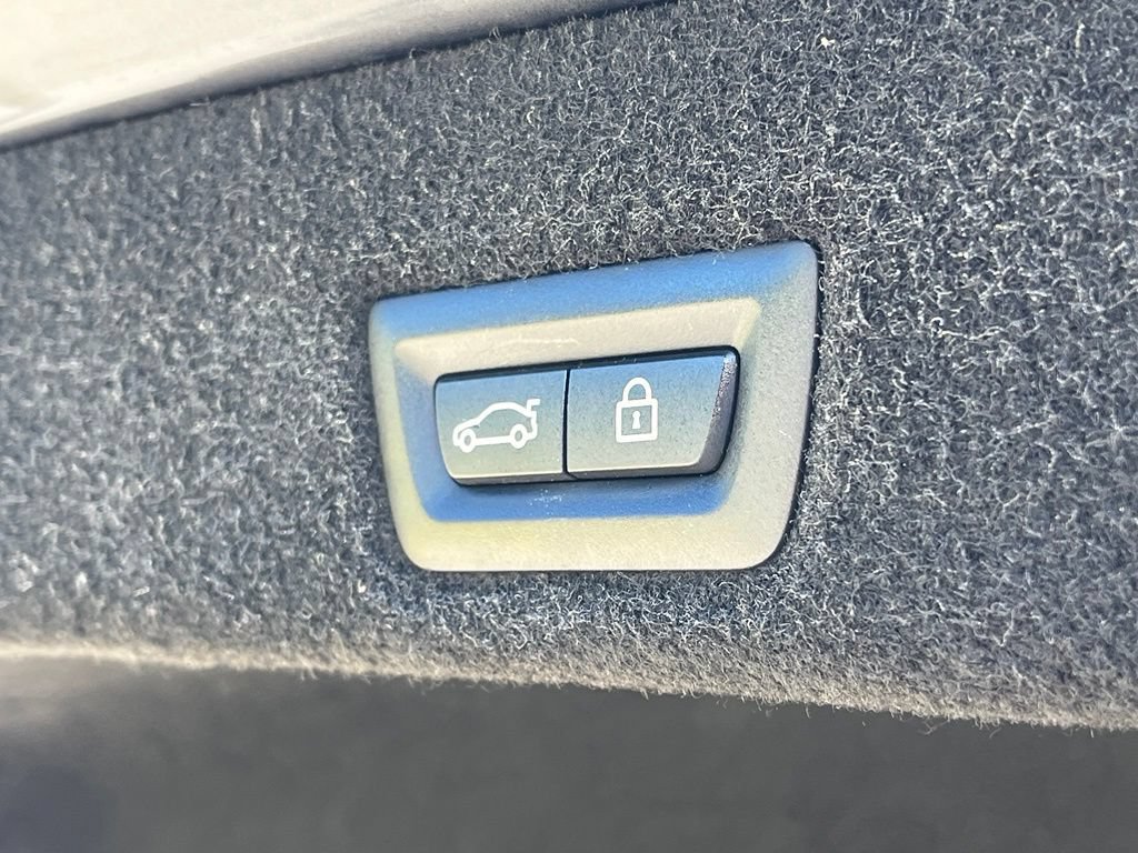 Used 2019 BMW 750i xDrive AWD/4WD image 30