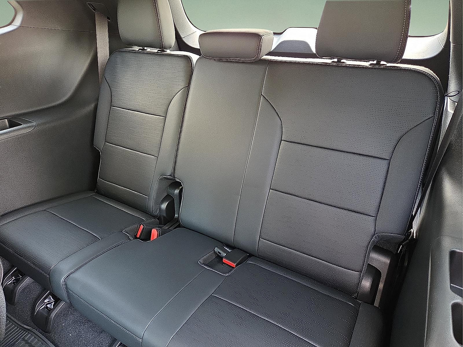 New 2026 Buick Enclave Sport Touring w/ Power Package FWD image 10