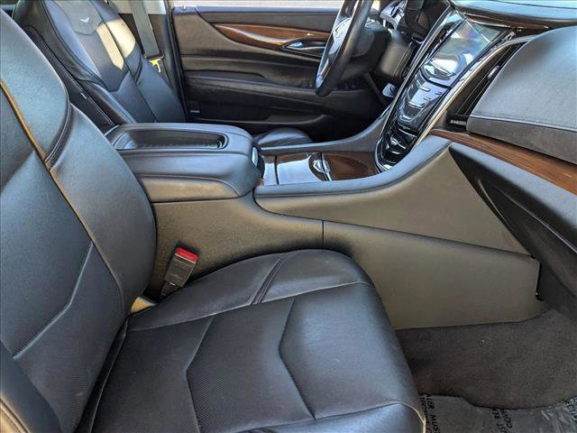 Used 2020 Cadillac Escalade Luxury w/ Escalade Sport Edition image 22