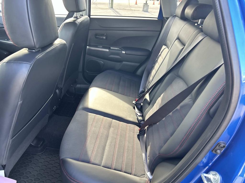Used 2024 Mitsubishi Outlander Sport SE AWD/4WD image 19