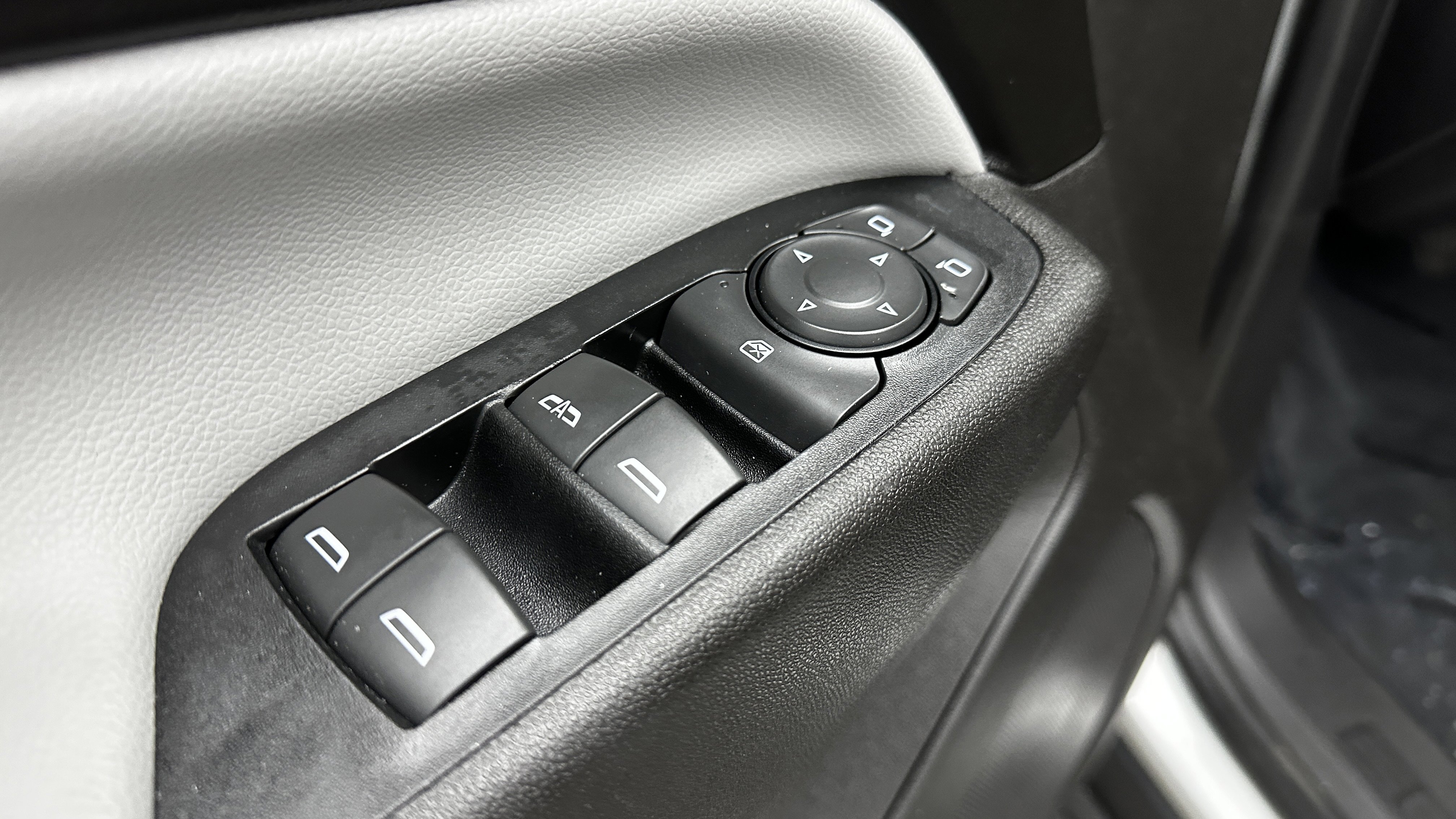 Used 2019 Chevrolet Equinox LS w/ LS Convenience Package image 11