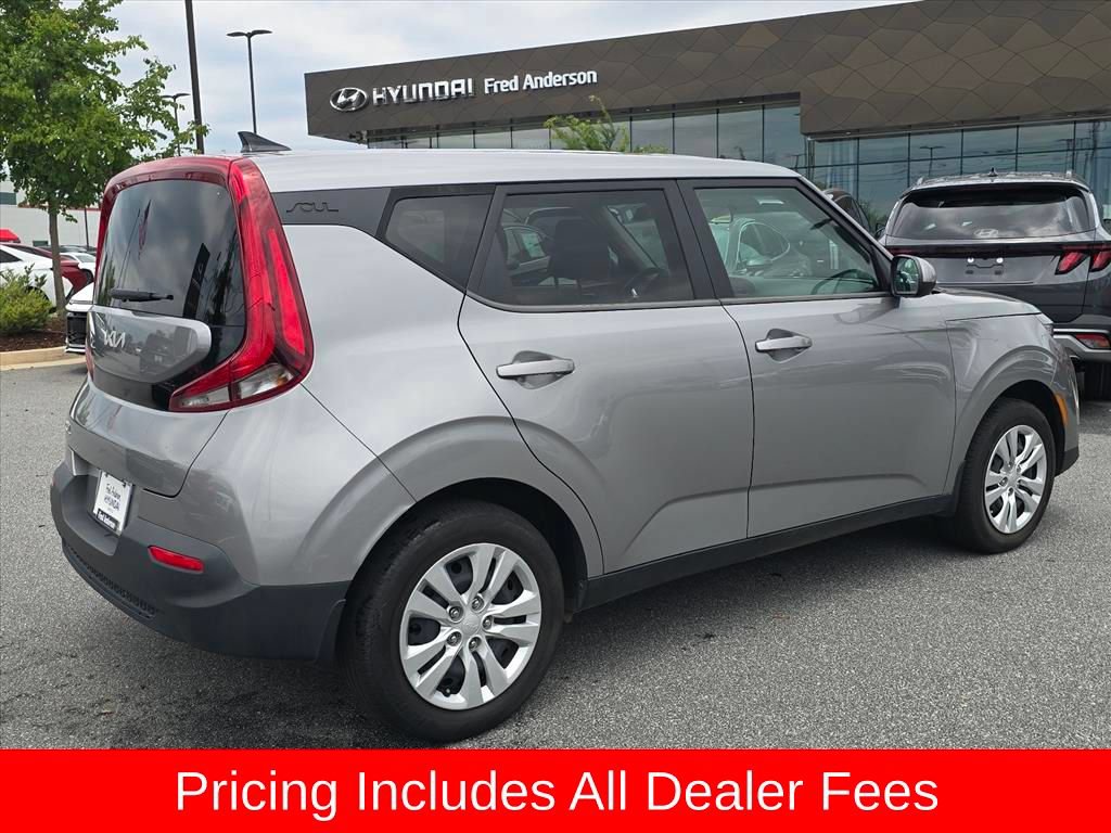 Used 2022 Kia Soul LX FWD image 3