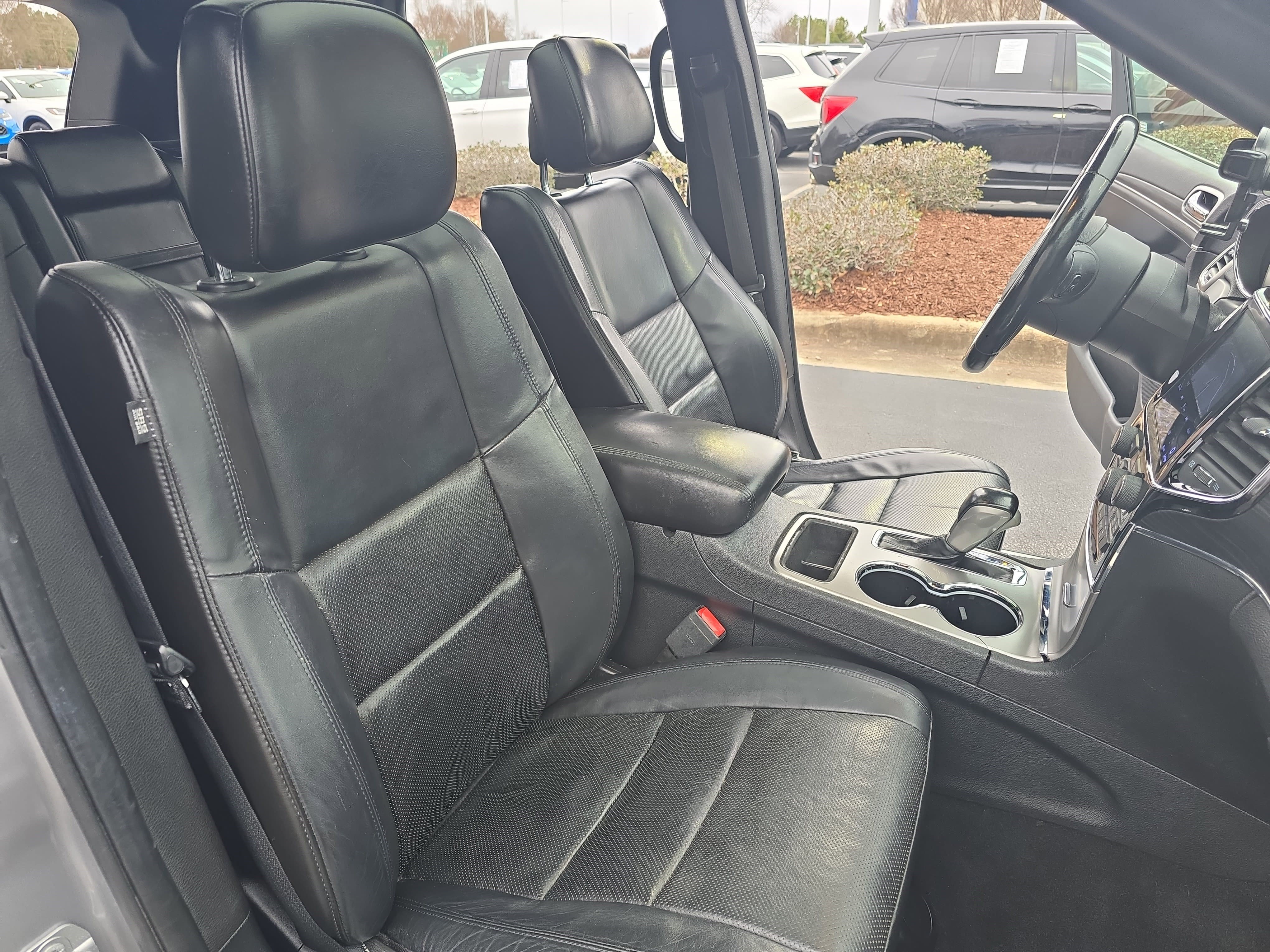 Used 2020 Jeep Grand Cherokee Limited w/ Luxury Group II image 10