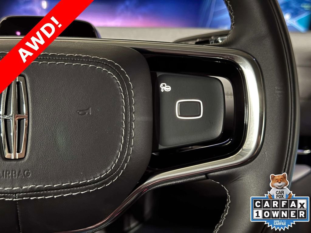 Used 2025 Lincoln Navigator Reserve image 10