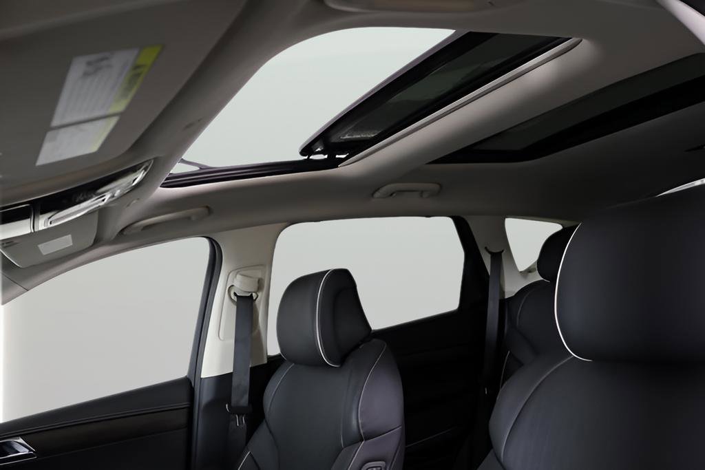 Used 2023 Genesis GV80 2.5T w/ Prestige Package image 30