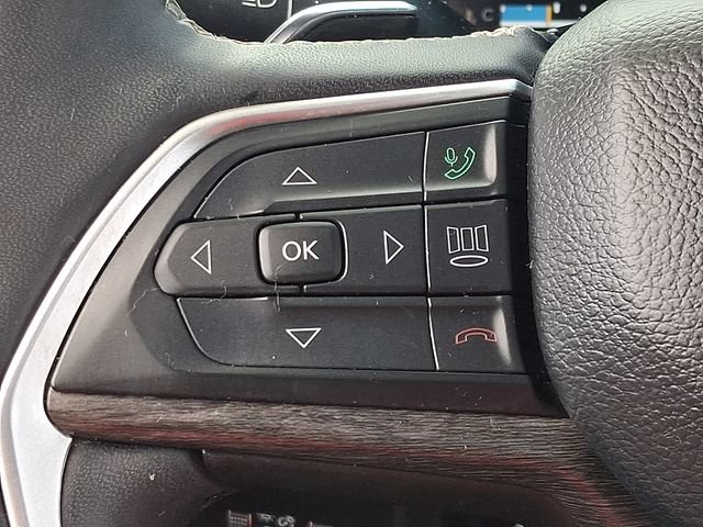 Used 2023 Jeep Grand Cherokee L Limited w/ Luxury Tech Group II AWD/4WD image 23