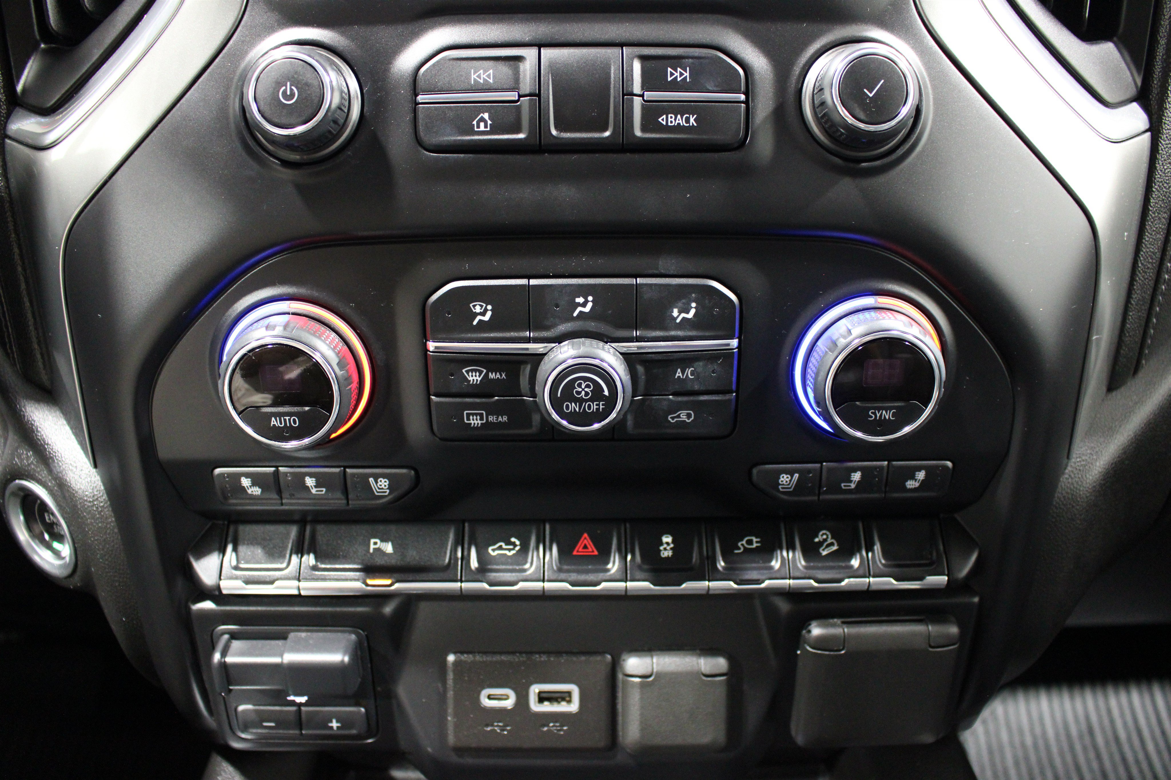 Used 2021 Chevrolet Silverado 2500 LTZ w/ LTZ Plus Package AWD/4WD image 16