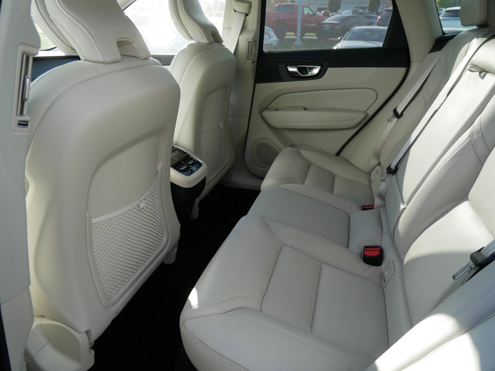 New 2027 Volvo XC60 B5 Ultra AWD/4WD image 6