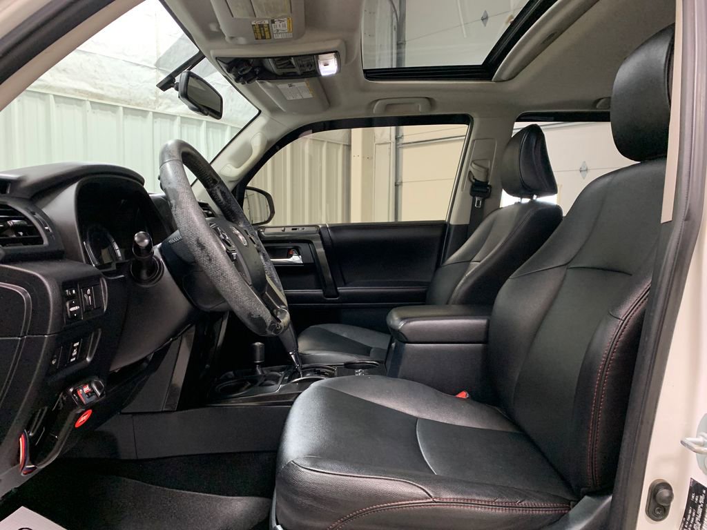 Used 2016 Toyota 4Runner SR5 image 4