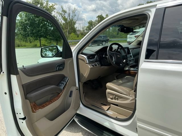 Used 2017 Chevrolet Suburban Premier AWD/4WD image 16