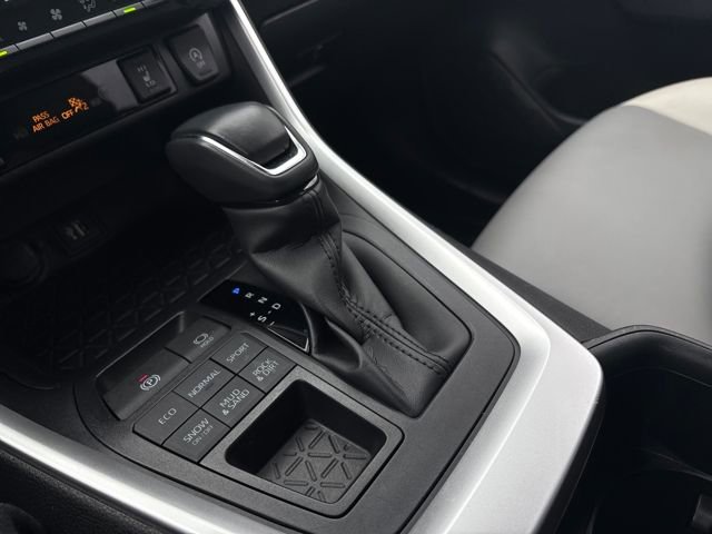 Used 2023 Toyota RAV4 XLE Premium image 20